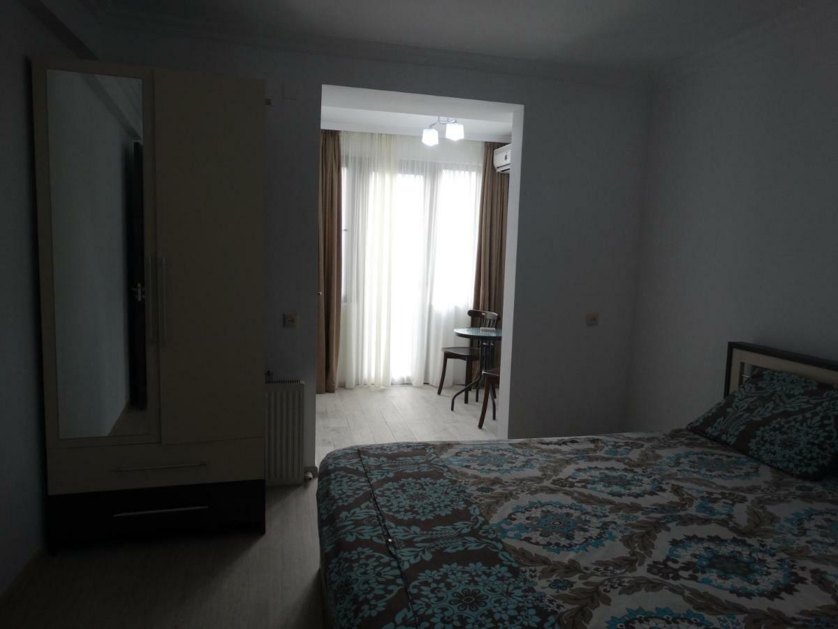 Gulnasi'S Guesthouse Batumi Exterior photo